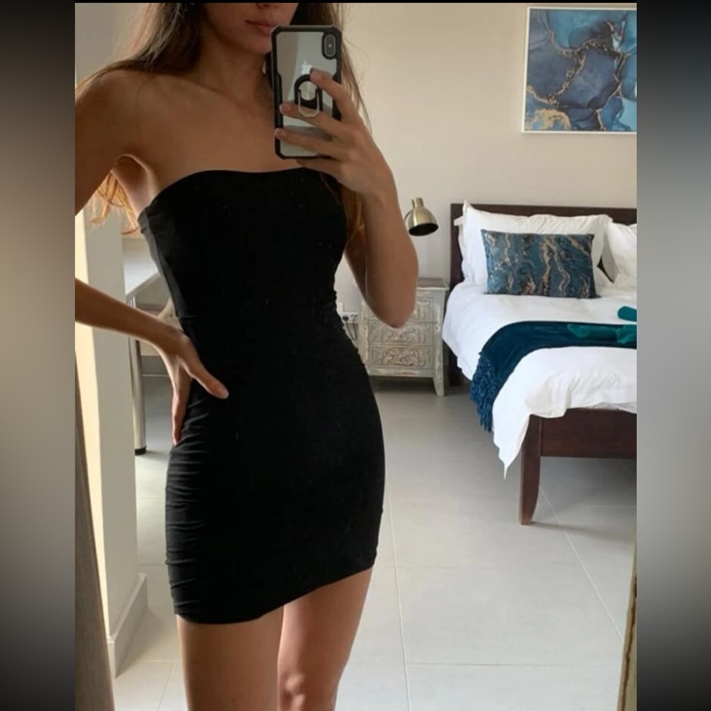 Bodycon black dress